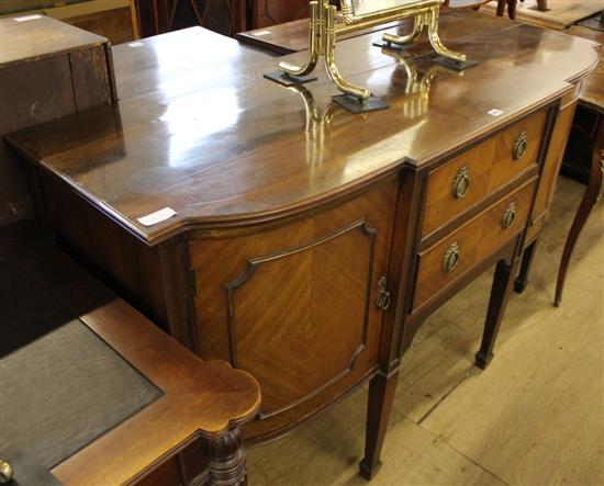 Mahogany sideboard(-)